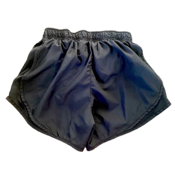 Nike Dri-FIT Shorts - Picture 2 of 5